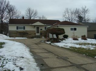 5198 Thornbury Rd, Cleveland, OH 44124