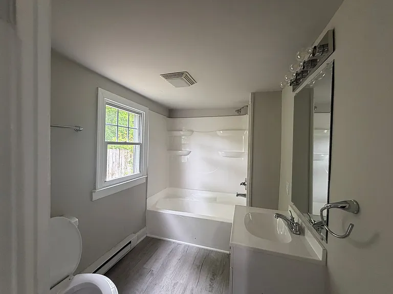 2208 Keswick Ave — Photo 9