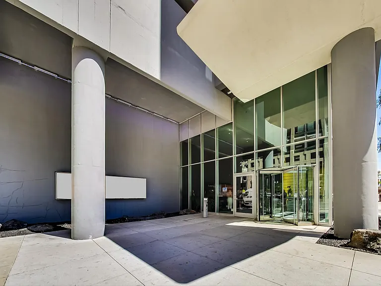 235 W Van Buren St #4507 — Photo 3