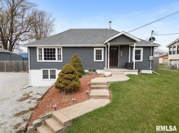692 Hillcrest Rd, Milan, IL 61264