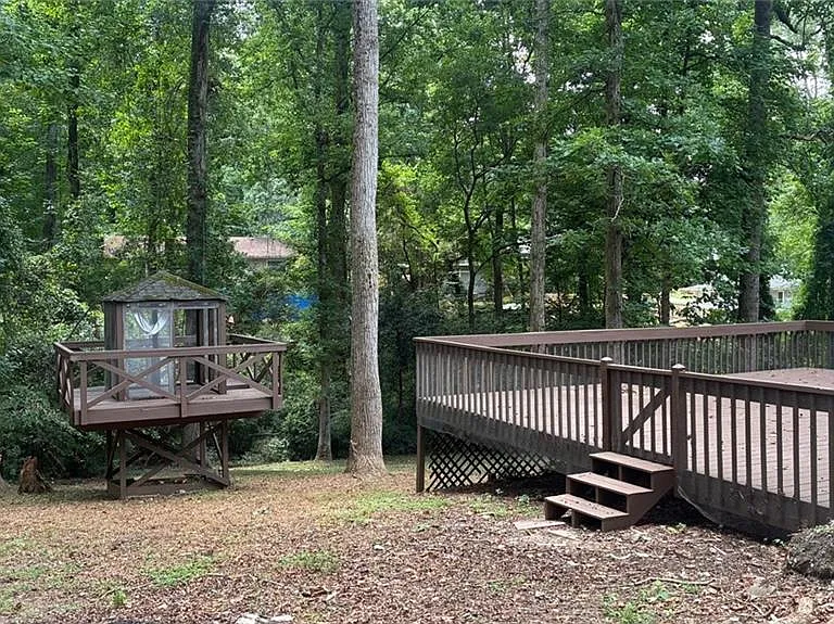 1744 Oak Ridge Way — Photo 22