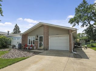 15208 Oxford Dr, Oak Forest, IL 60452