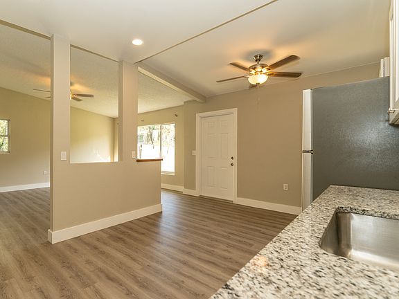 5th image of 9931 Leguna St