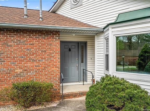 2nd image of 229 Hampton Ct #46