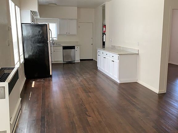 5th image of 2849-2851 Helen St #2849