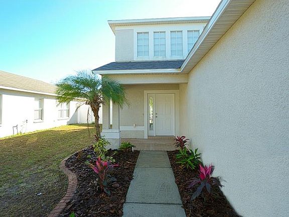 4th image of 8025 Carriage Pointe Dr