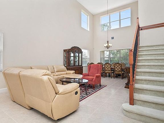 3rd image of 2810 Scenic Ln