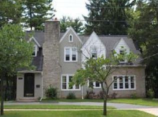 2711 Highcrest Rd, Rockford, IL 61107