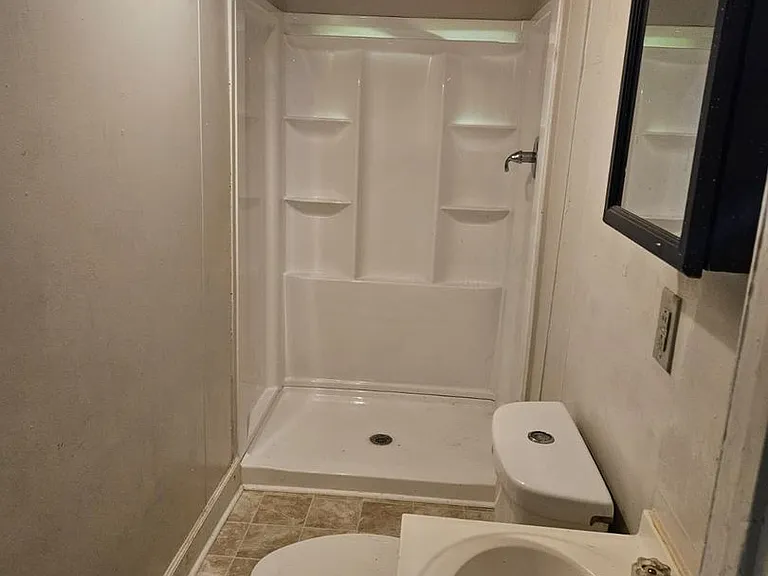 2206 Roosevelt Dr — Photo 3