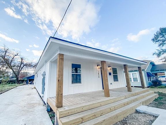 2nd image of 1416 Llano St