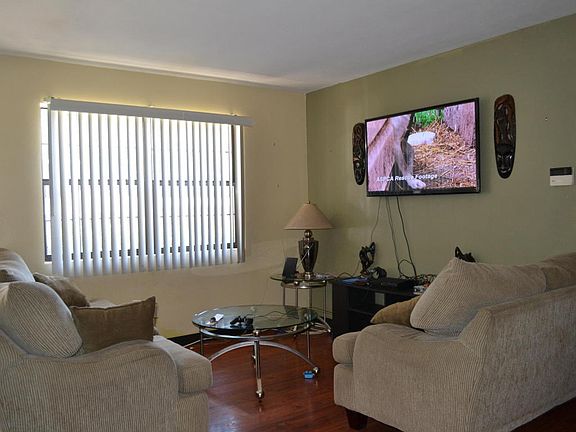 3rd image of 5718 College Ln