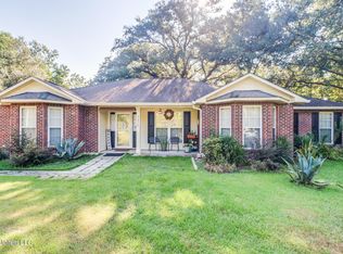 8470 Jeff Davis Dr, Bay Saint Louis, MS 39520