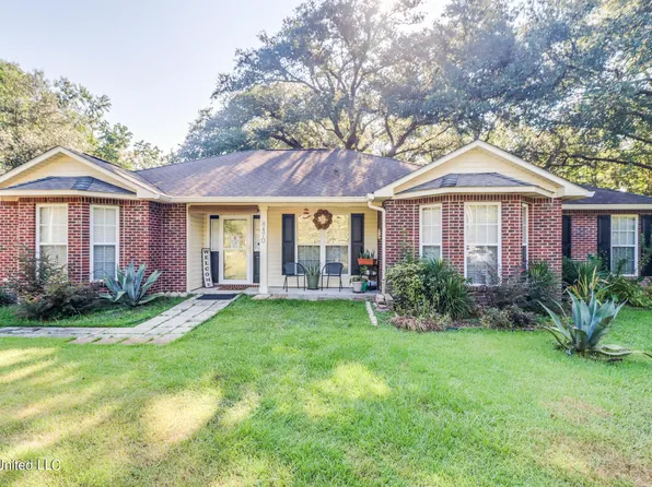8470 Jeff Davis Dr, Bay Saint Louis, MS 39520