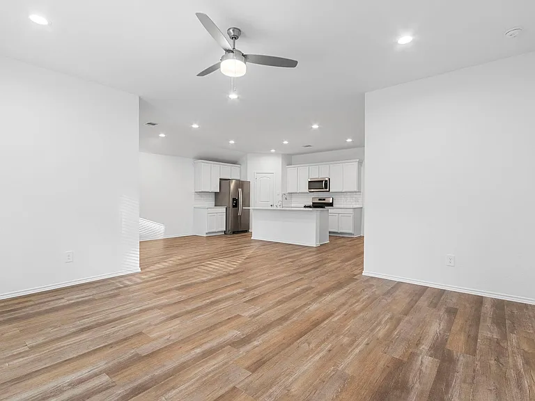 507 Cicero Ln — Photo 3