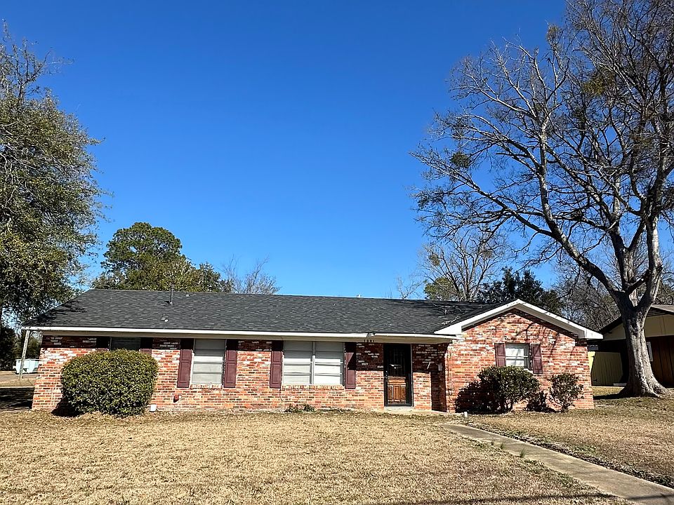 1st image of 1301 Buckingham Dr