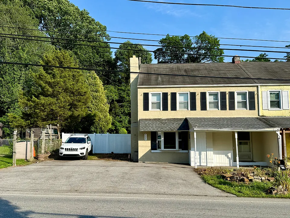 535 W Church Rd