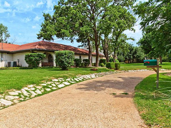 2nd image of 3109 Sieber Dr