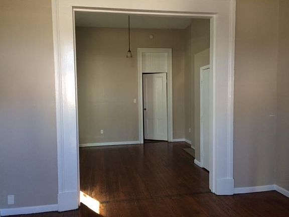 5th image of 2044-46 Felicity St