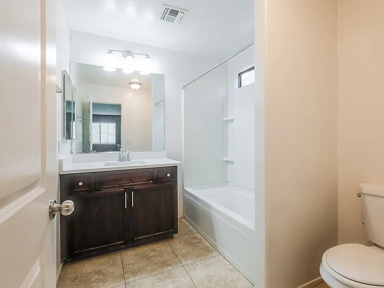 4855 S 4th Ave — Photo 16