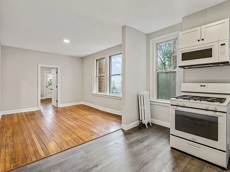701 Brownsville Rd — Photo 34