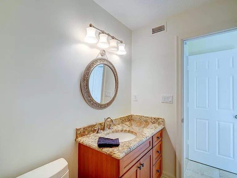 1289 NE Ocean Blvd #10 — Photo 9