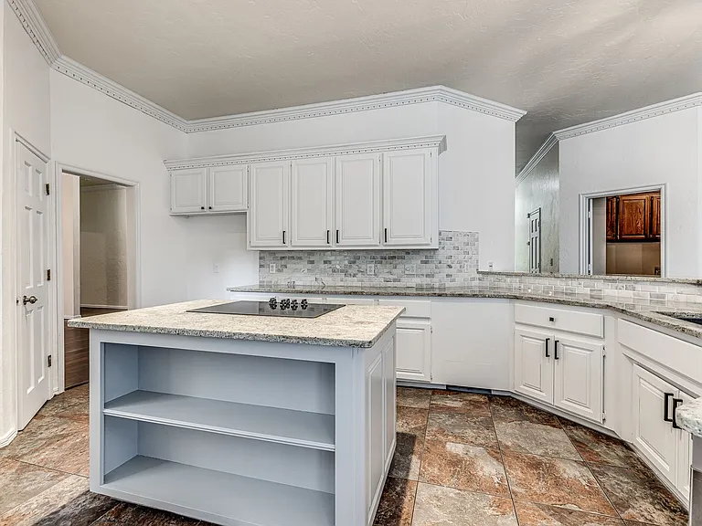 1104 Fox Lake Ln — Photo 12