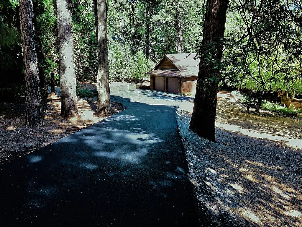 20001 Circle View Dr photo 1