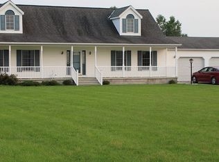 14383 Cross Creek Rd, Bowling Green, OH 43402