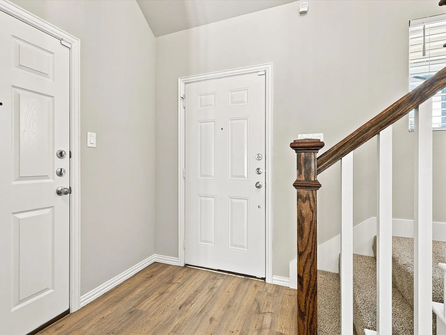 3 bed, 2.5 bath, 1697 sqft, $2,595 — Photo 3