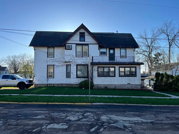 219 W Maple Ave, Beaver Dam, WI 53916