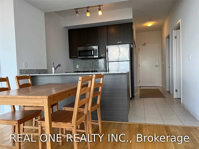 832 Bay St #3903 — Photo 12