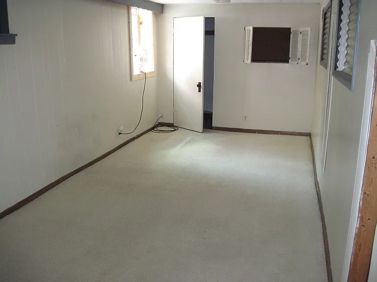 2609-11 N. Maryland Ave. — Photo 17