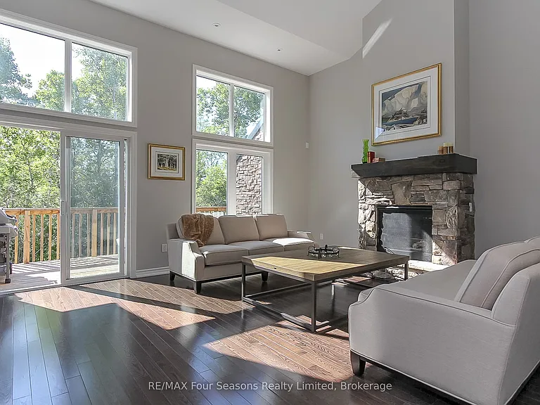 12 Robbie Way — Photo 26