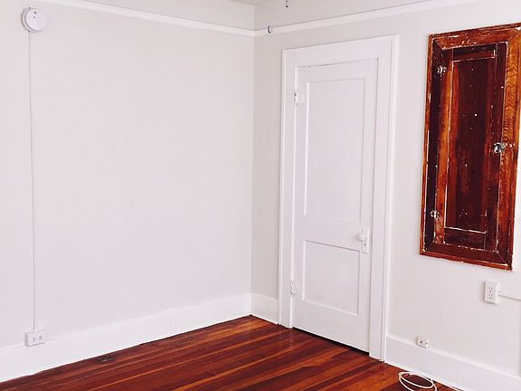 3rd image of 436 4th Ave S APT 7