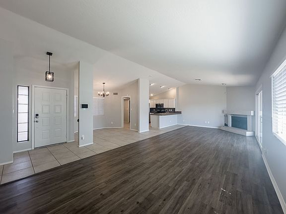 4th image of 3201 E Desert Cove Ave