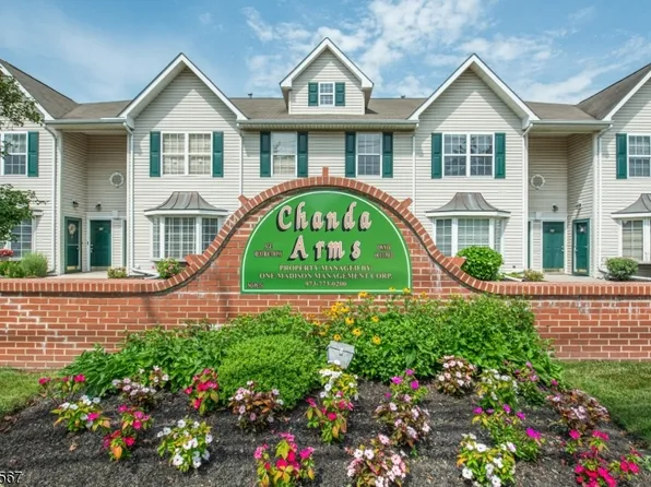 38 Chanda Ct, Clifton City, NJ 07012