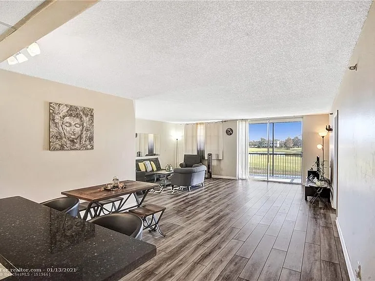 W Rolling Hills Cir — Photo 4