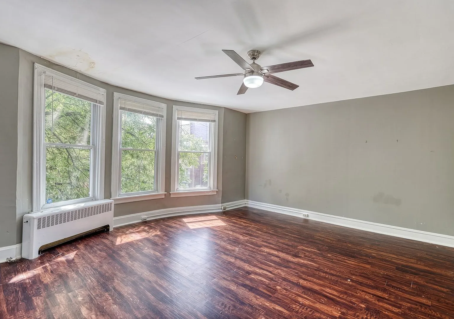 216 Peffer St — Photo 2