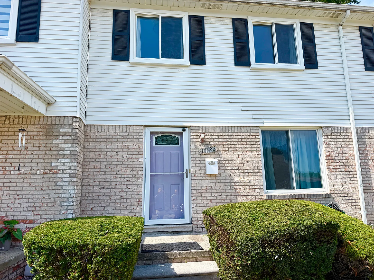 3 bed, 3.5 bath, 1400 sqft, $2,000 — Photo 2