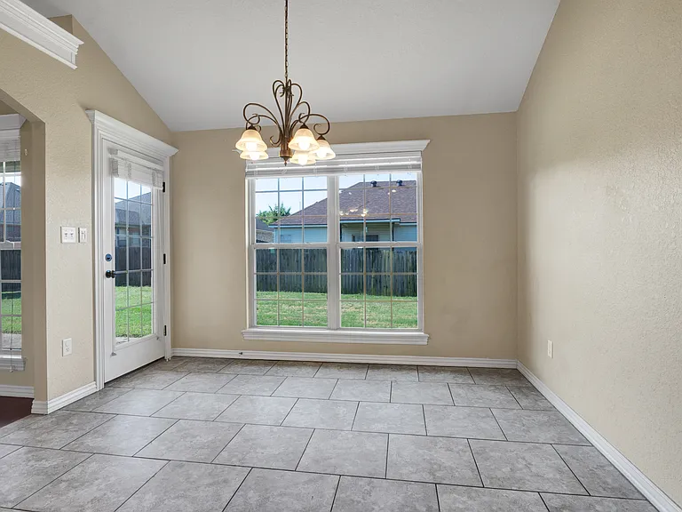508 Torrington Way — Photo 11