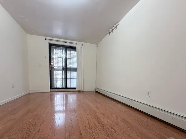 858 Willoughby Avenue image 1 of 13