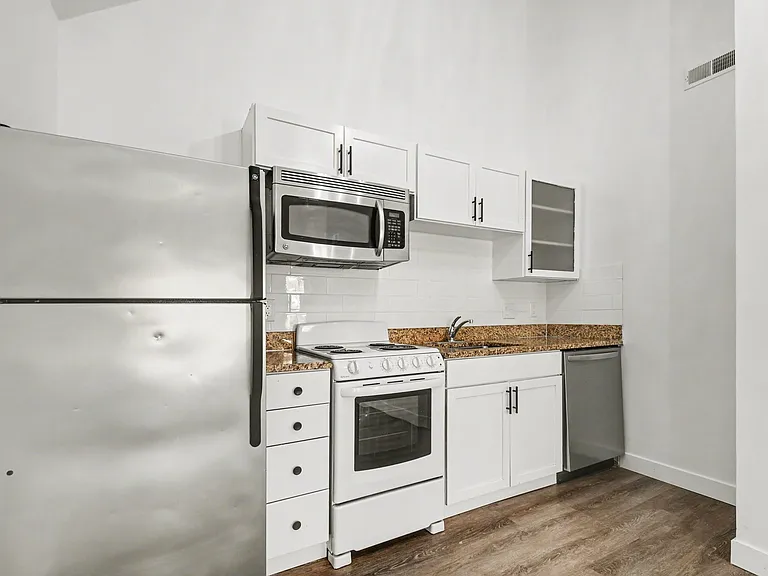 Harter Heights Place — Photo 12