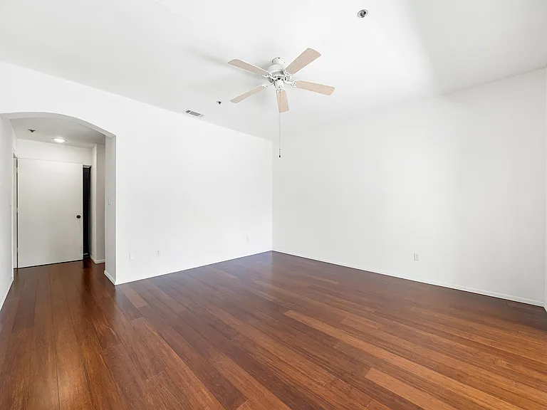 800 Hudson Ave #303 — Photo 18