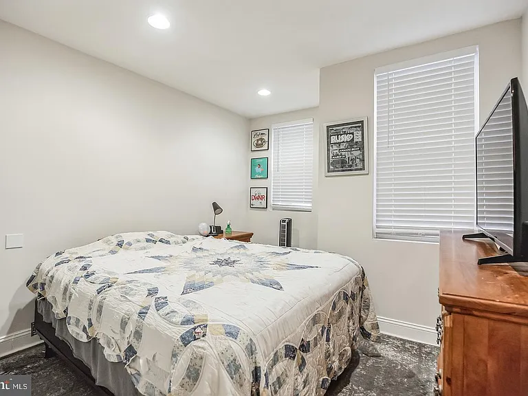 1814 E Albert St — Photo 13