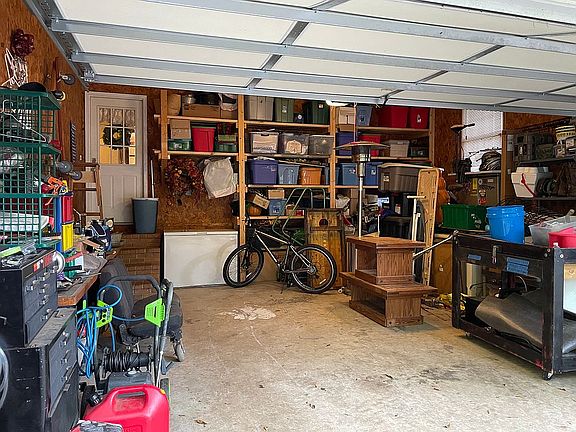 Main level 2 car garage 