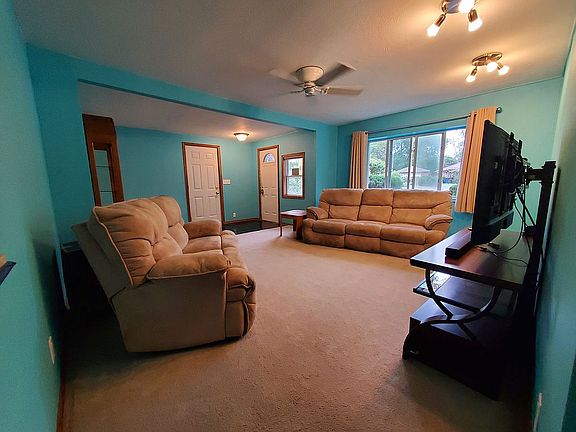 2nd image of 970 Osage Ct