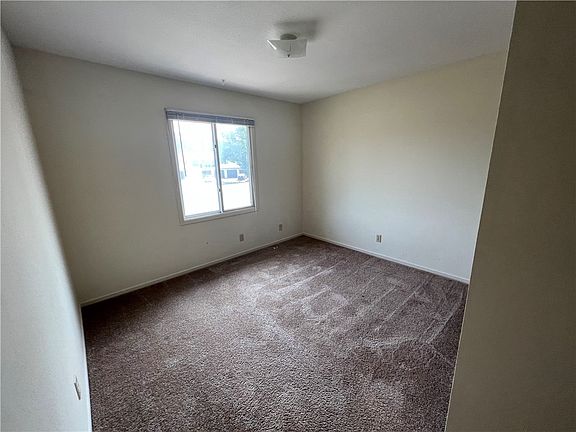 5th image of 2048 NW Hickory Ln
