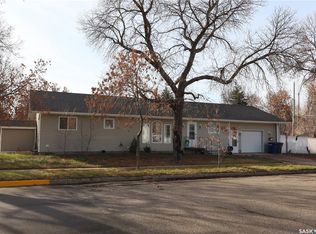 602 Centre St, Assiniboia, SK S0H0B0