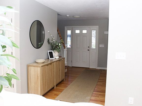 4th image of 61 Huntington Ave