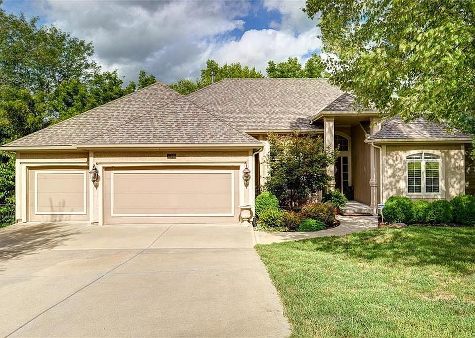 2nd image of 10406 River Hills Dr